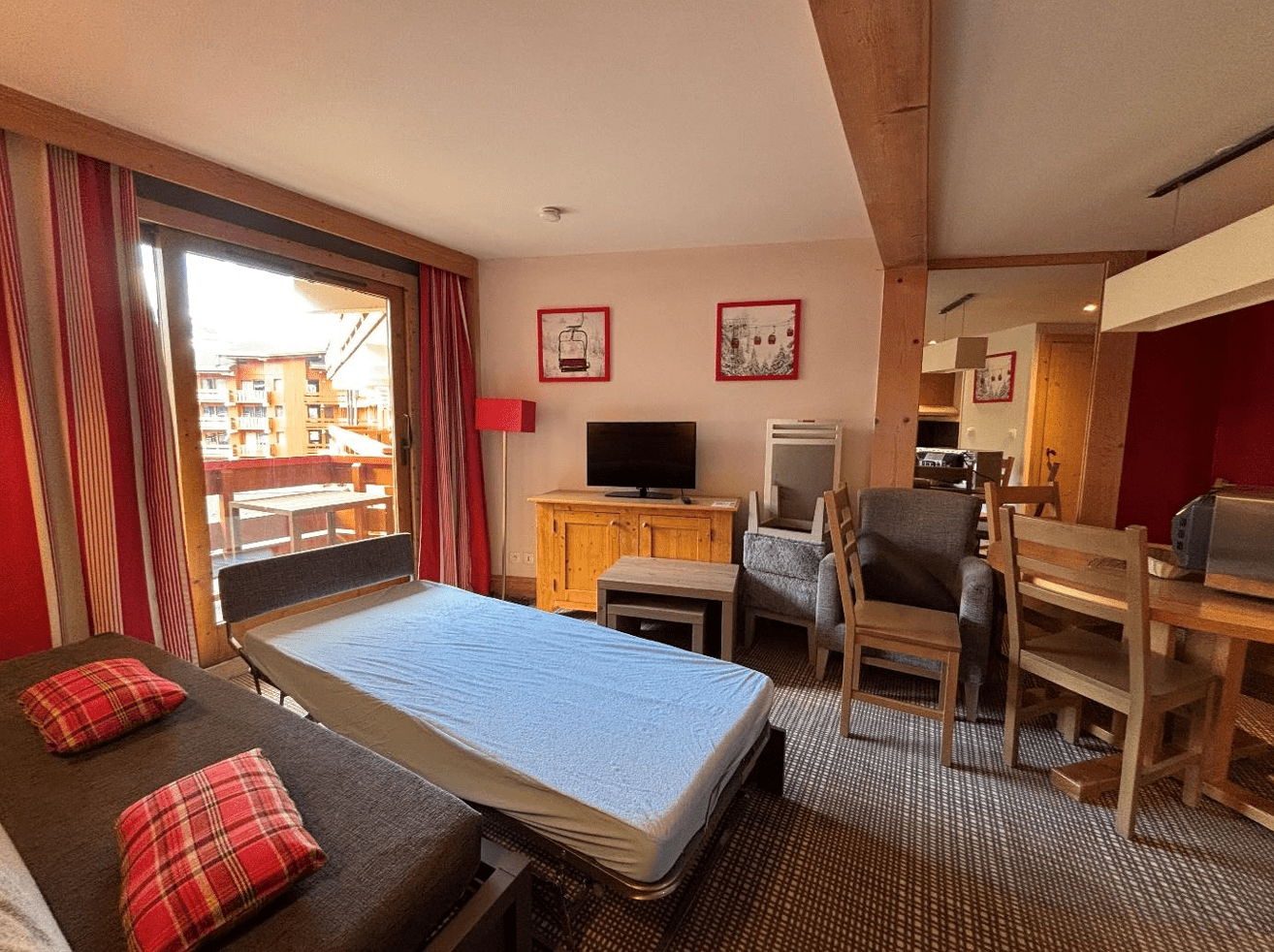 Photo coin repas ancien Pierre et Vacances Méribel avant projet rénovation intérieure 3D