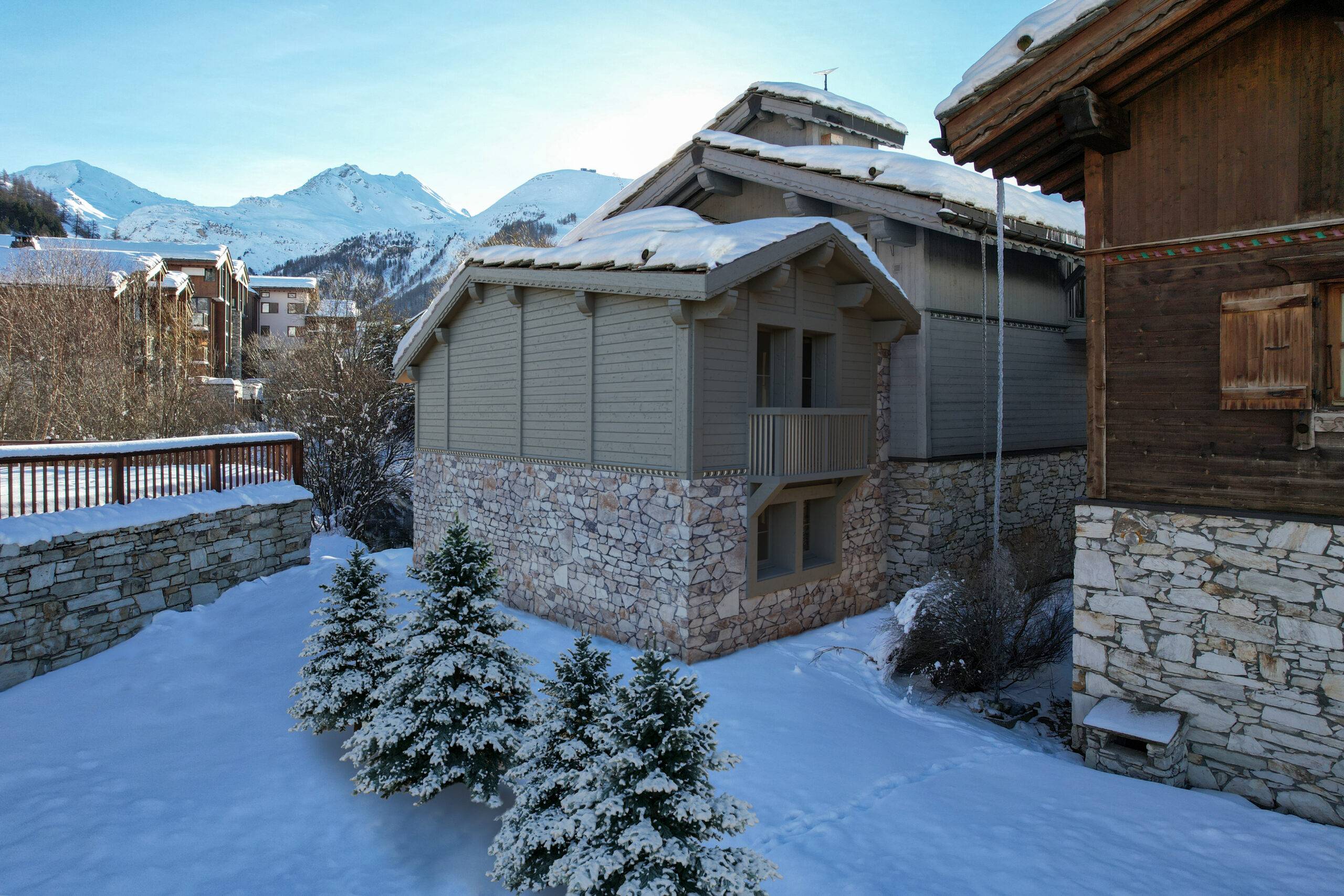 Visualisation 3D chalet luxe Val d'Isère pierre et bois sous la neige Tolita Architecture Pierzo